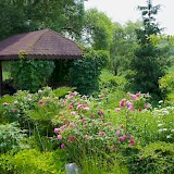 Romantyczny ogród, altana. Pensjonat w ogrodzie.